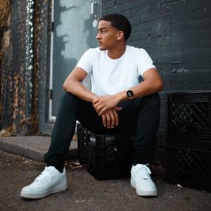 Meet your Posher, Devin